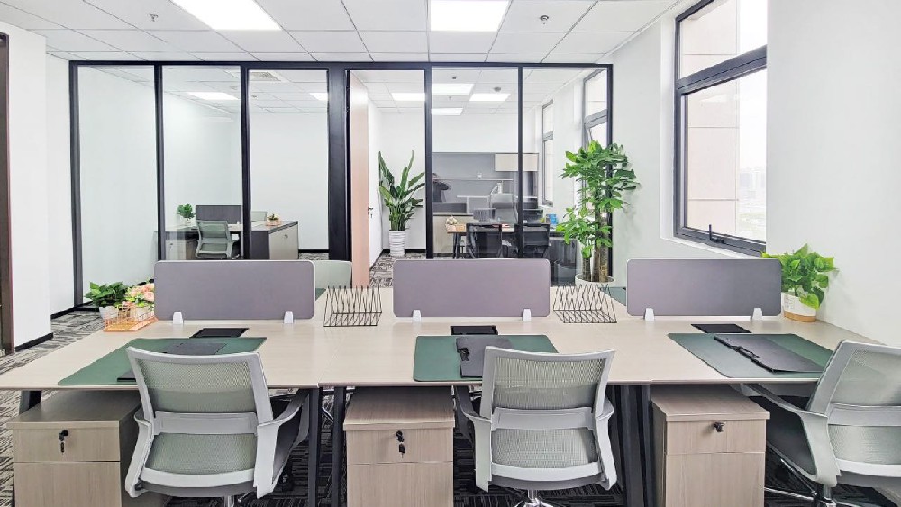 130平精装修办公室出租